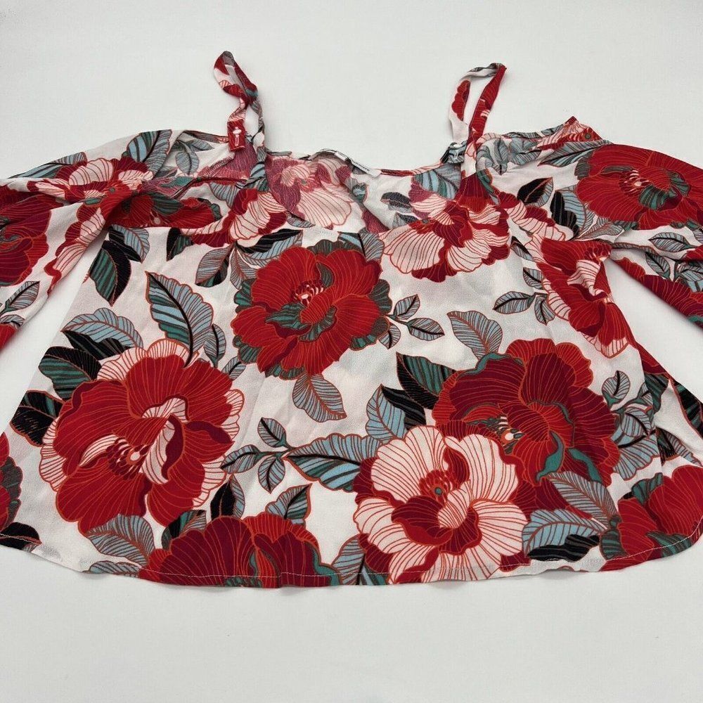 Cupcakes and Cashmere cold shoulder floral crop blouse medium